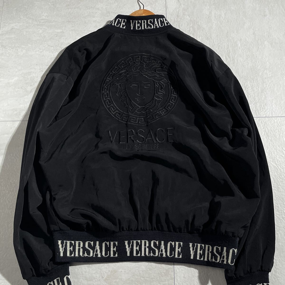XXL/美品 ●VERSACE【存在感抜群/ロゴ総柄】ヴェルサーチ メンズ ●リバーシブル ジャケット ブルゾン メドゥーサ ブラック ゴールド 3L_画像6