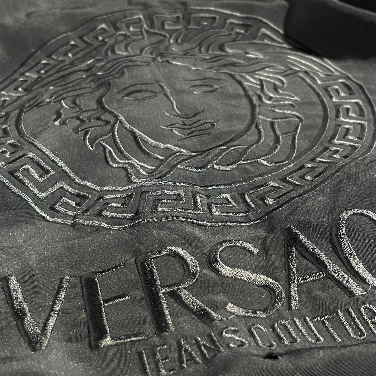 XXL/美品 ●VERSACE【存在感抜群/ロゴ総柄】ヴェルサーチ メンズ ●リバーシブル ジャケット ブルゾン メドゥーサ ブラック ゴールド 3L_画像7