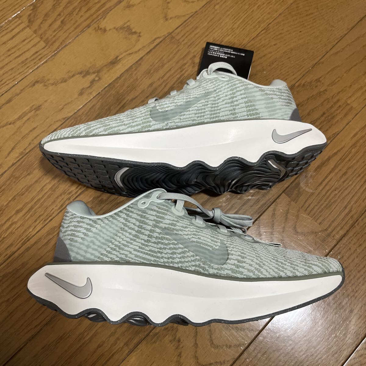 送料無料　新品　Wナイキ　モティバ　24.5㎝_画像7