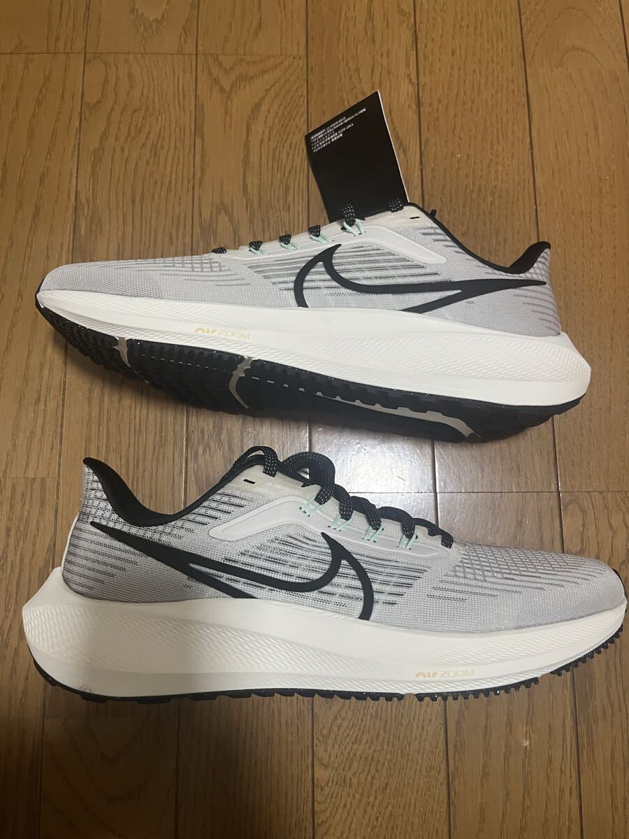 送料無料 新品 ナイキ エアズームペガサス39 27.5㎝_画像7