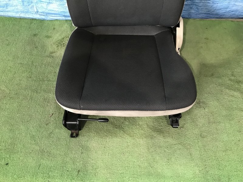 TV1/TV2/TW1/TW2 サンバー ディアス 最終型 フロント左 シート 助手席 アシスタントシート ※個人宅配送不可_画像4