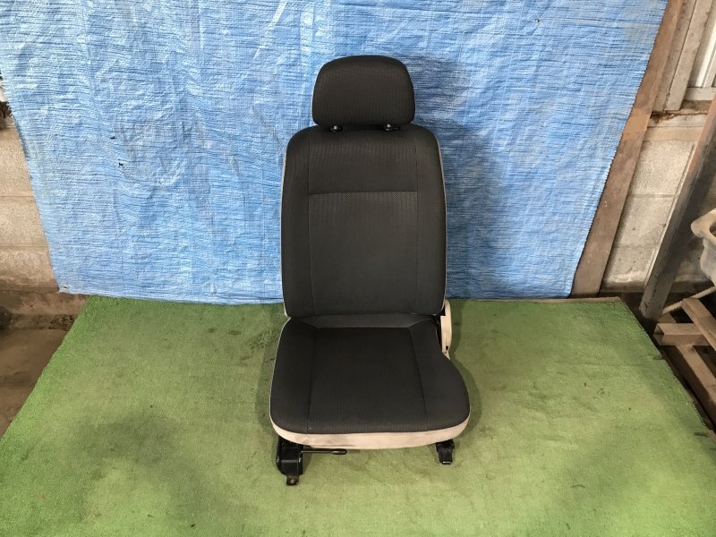 TV1/TV2/TW1/TW2 サンバー ディアス 最終型 フロント左 シート 助手席 アシスタントシート ※個人宅配送不可_画像1