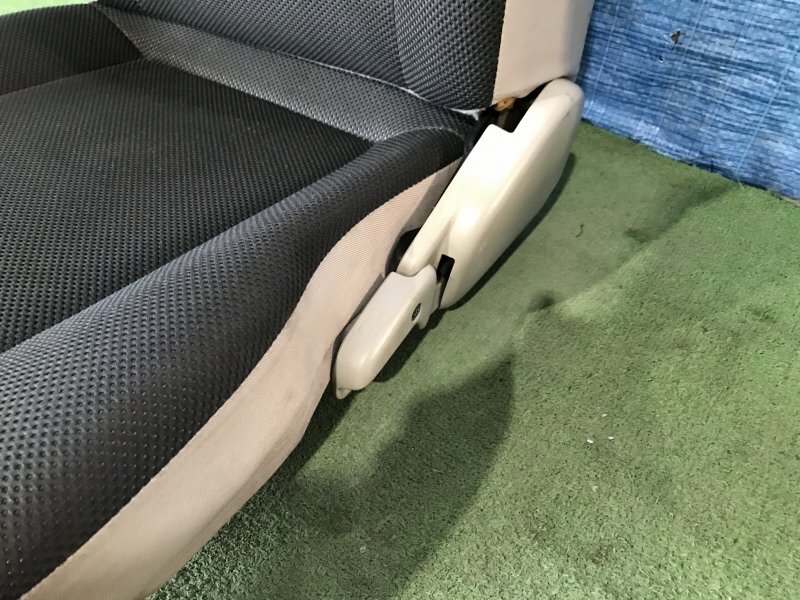 TV1/TV2/TW1/TW2 サンバー ディアス 最終型 フロント左 シート 助手席 アシスタントシート ※個人宅配送不可_画像5