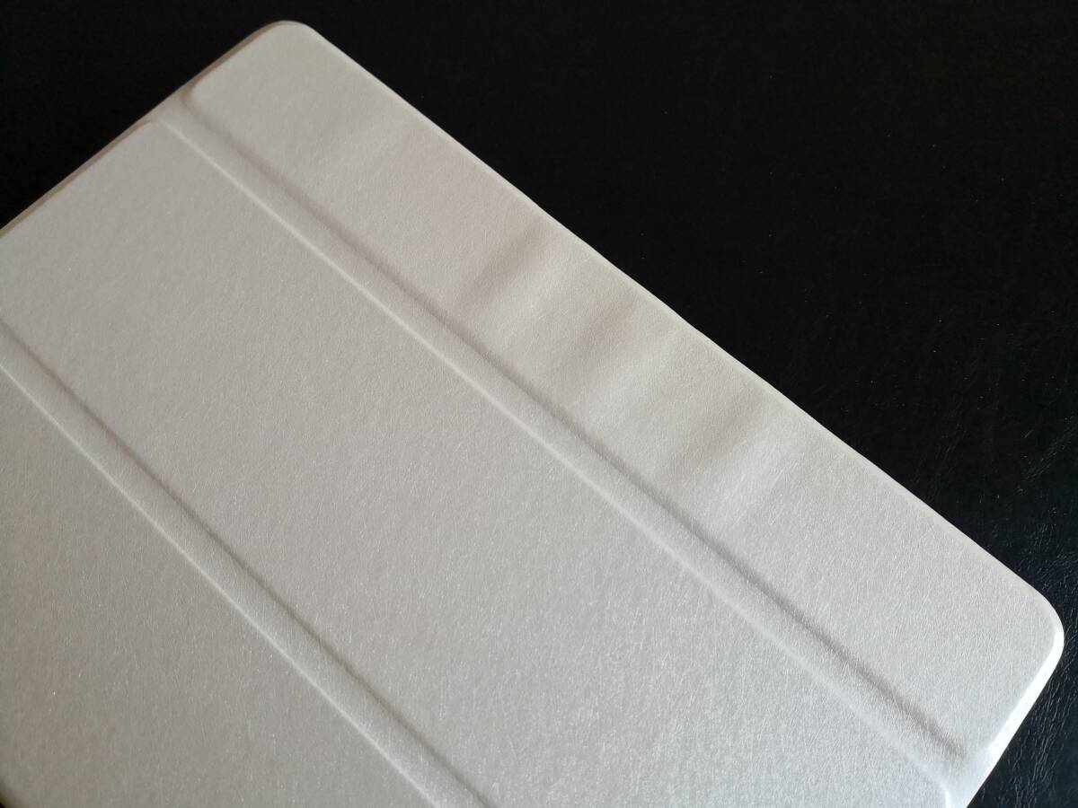 (アウトレットg-11) 薄型軽量 iPad 7世代/8世代/9世代 ホワイト スマートケース _画像2