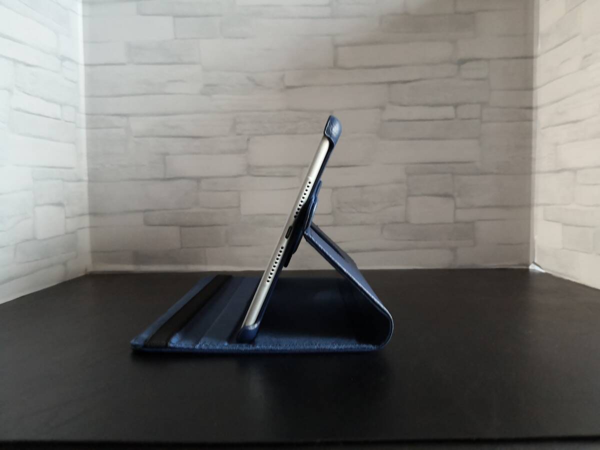 iPad mini5/mini4 共用 ネイビー レザーケース 360度回転機能,スタンド機能, 自動スリープ機能付き_画像4