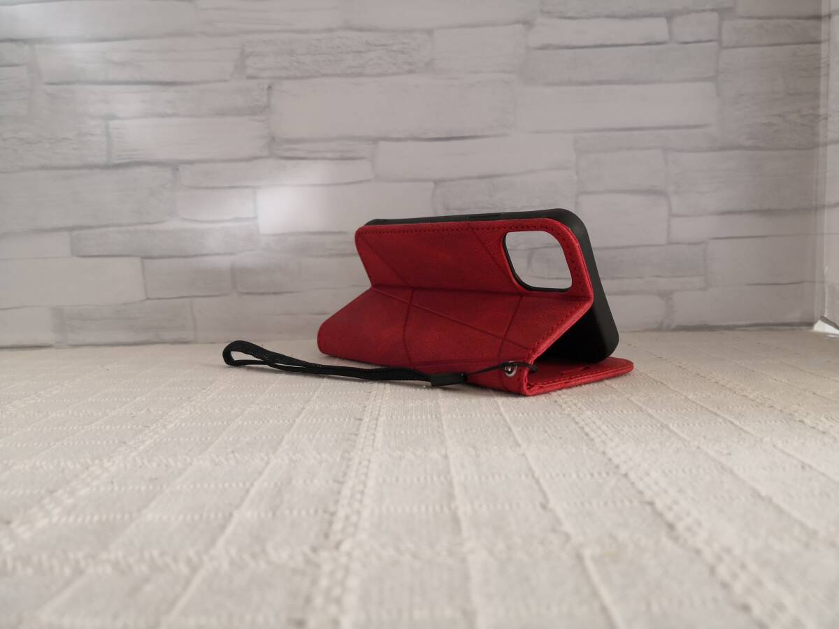 iPhone 12 mini ワインレッド 手帳型 レザー ケース カード,写真入＆内ポケット ストラップ付 (格子柄)_画像3
