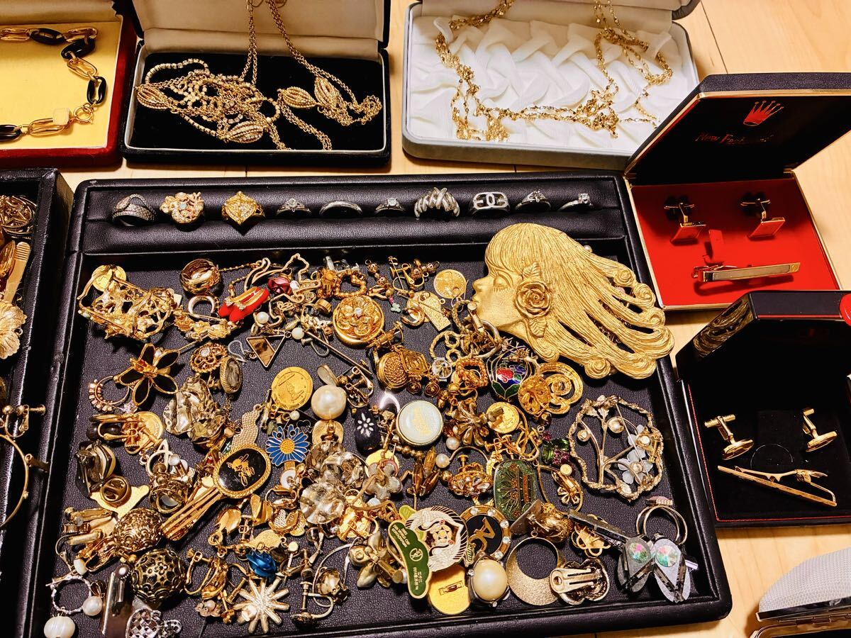 6.3kg アクセサリー 大量 K18 刻印含む 指輪 ネックレス リング ペンダント ブローチ まとめ 天然石 メッキ 素材不明 整理品_画像4