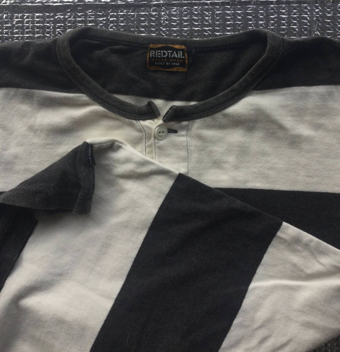 日本製【RED TAiL レッドテイル★ボーダー囚人プリズナー柄★白/黒★ヘンリーネックロングＴシャツ】ハーレー　ショベル　バイカーアメカジ_画像3