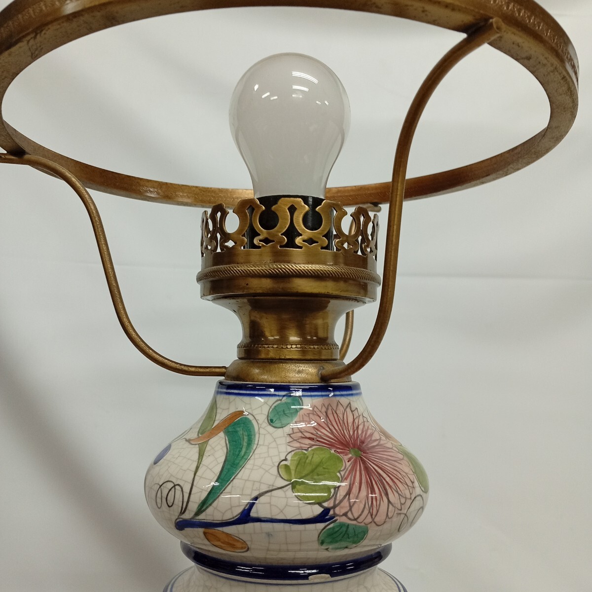 usB-867 テーブルランプ 照明 花柄 インテリア ナイトスタンド ランプ アンティーク 照明器具 傘なし 点灯確認済 現状品 高さ約43cm_画像2