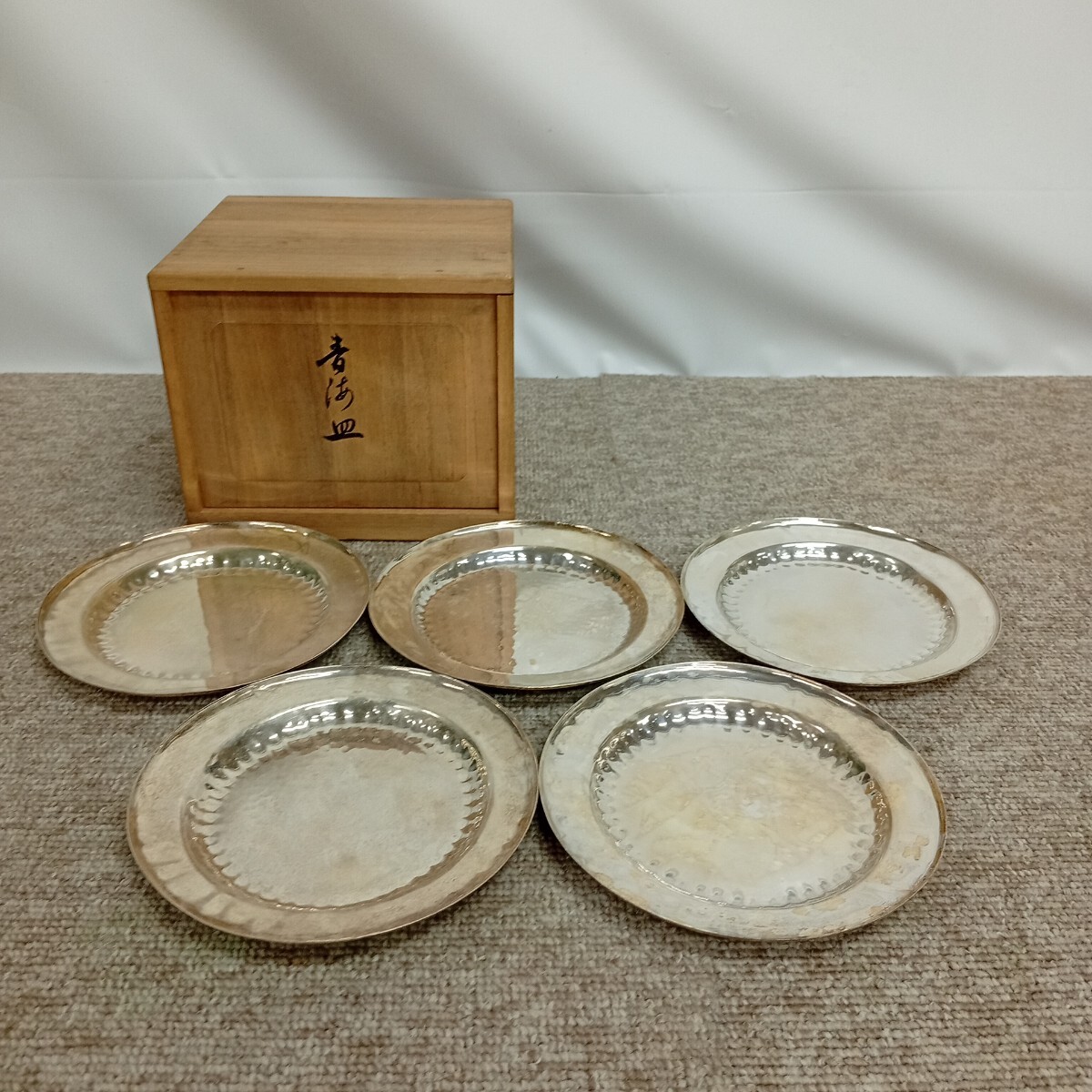 usB-876 尼伊謹製 青海皿 純銀？ 5客 共箱 重さ約268g 現状品_画像1
