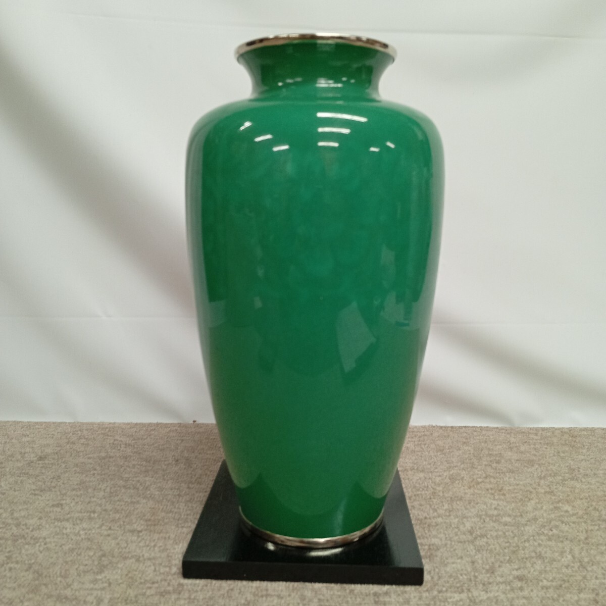 usB-880 七宝焼 花瓶 翡翠 花器 花入 花生 フラワーベース インテリア 共箱 高さ約31cm 現状品_画像2