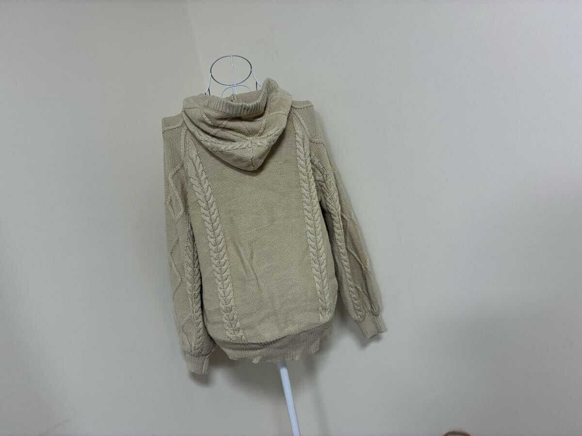 アクシーズファム☆ケーブル編みニットパーカー、ポンポン飾りニットプルパーカートップス☆used _画像7