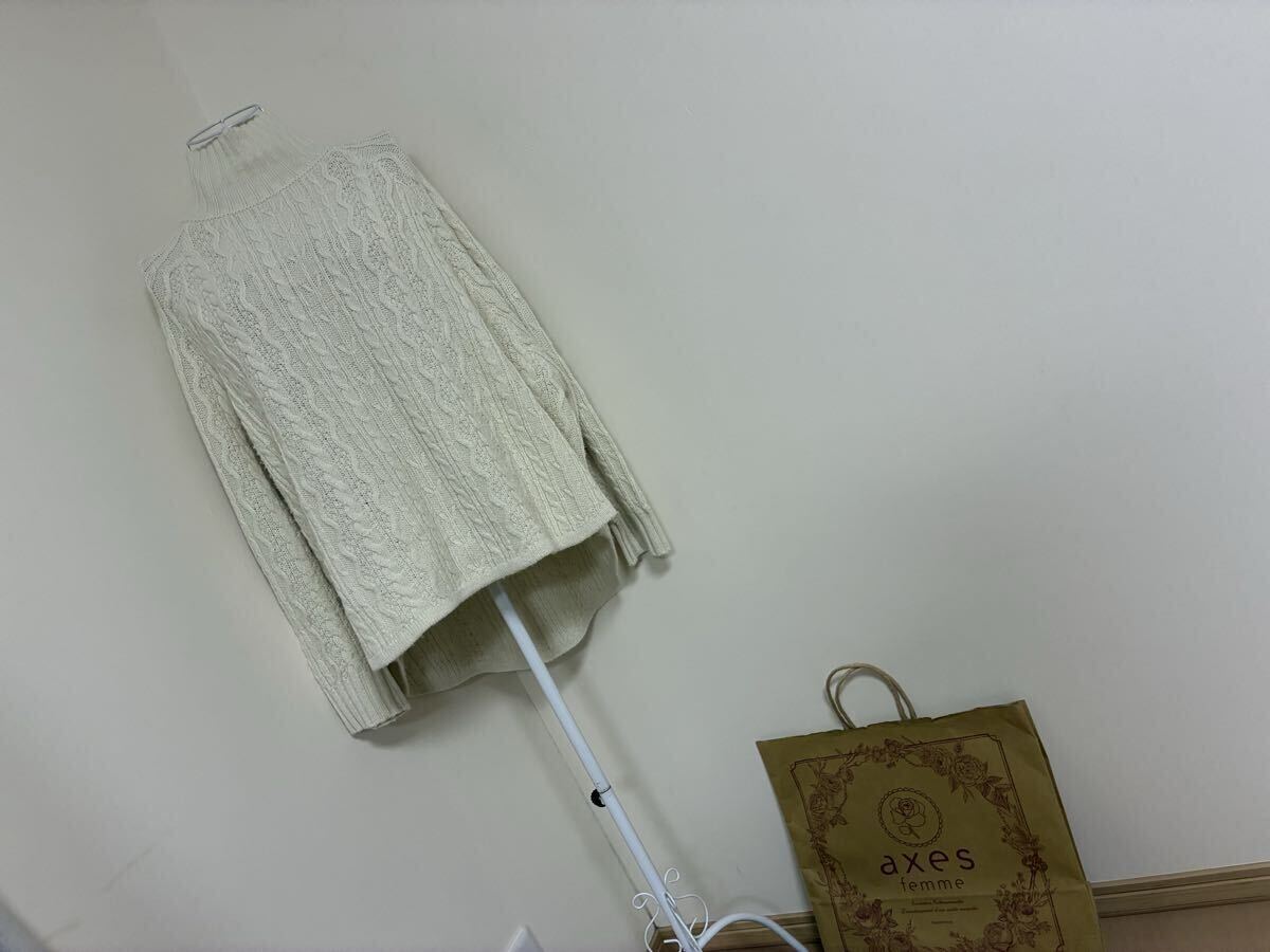 アクシーズファム☆ケーブル編みイレヘムドルマンハイネックニット、セーター☆used _画像1