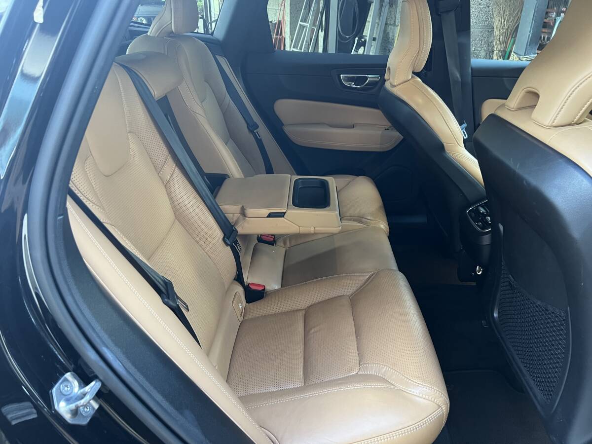 R2年モデル　ボルボ　XC60 D4 インスクリプション　AWD ディーゼル車　ヘッドアップディスプレイ　レザー　車検R9年8月　乗って帰れます_画像9