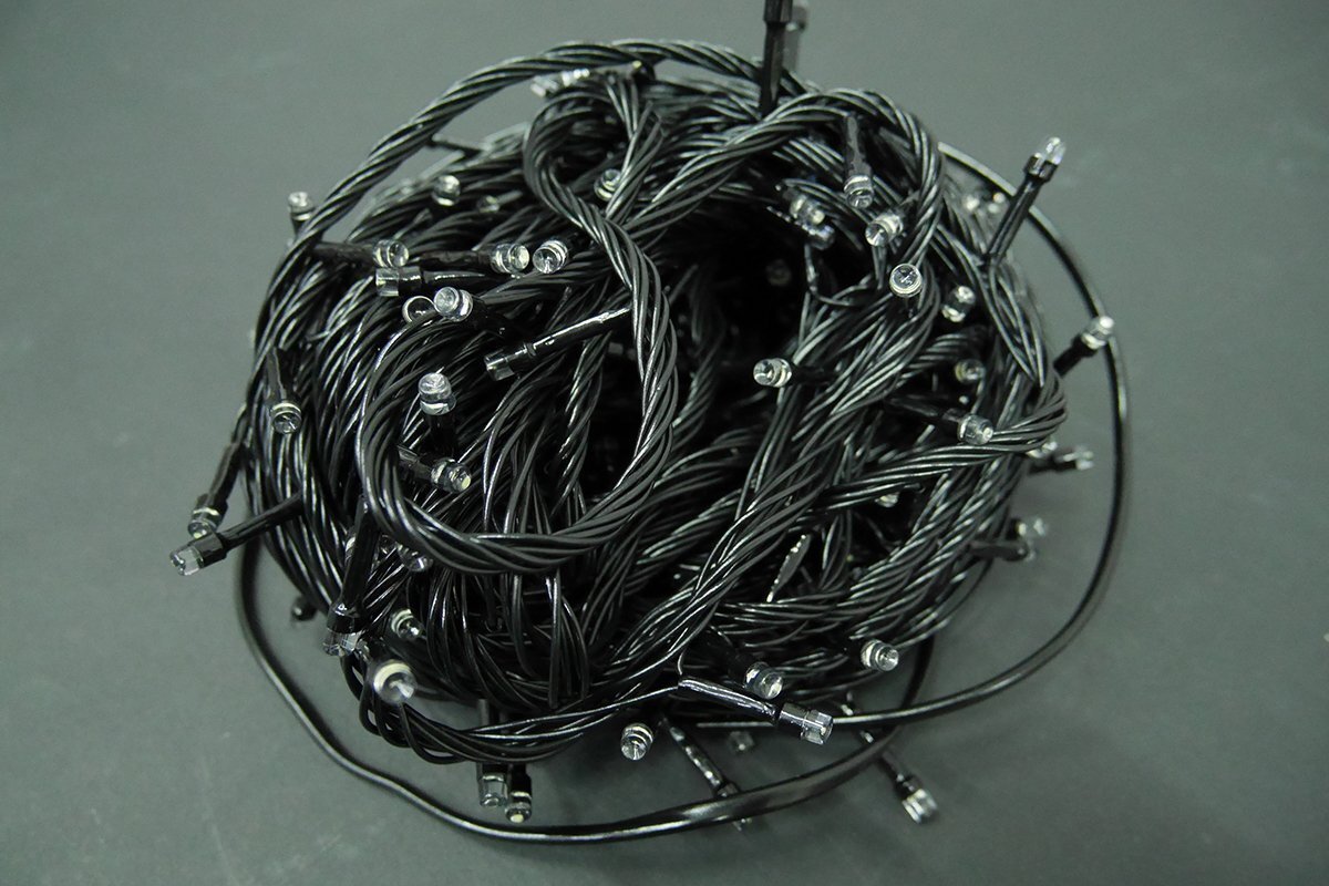 1円 LEDイルミネーション 14M LED200灯 クリスマス つらら ブラックコード 電飾 屋外 ガーデン 庭 防水 連結可能 RGB単品 KR-97_画像6