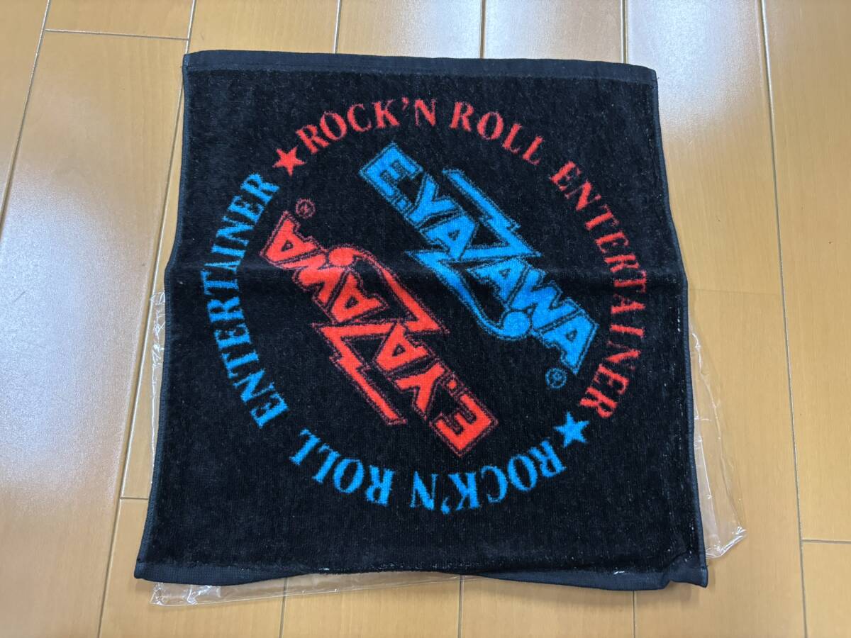 ＜新品・未使用＞　矢沢永吉　ハンドタオル（ロゴ）黒赤青_画像1
