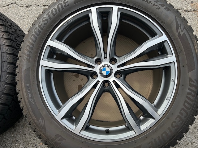 【送料無料】BMW X7 G07 PCD112 ハブ径66.6 9J ET35 20年製 中古スタッドレスタイヤホイール 275/50R20 ブリヂストン ブリザックDM-V3 MAK _画像4