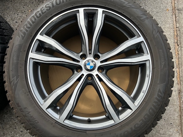 【送料無料】BMW X7 G07 PCD112 ハブ径66.6 9J ET35 20年製 中古スタッドレスタイヤホイール 275/50R20 ブリヂストン ブリザックDM-V3 MAK _画像3