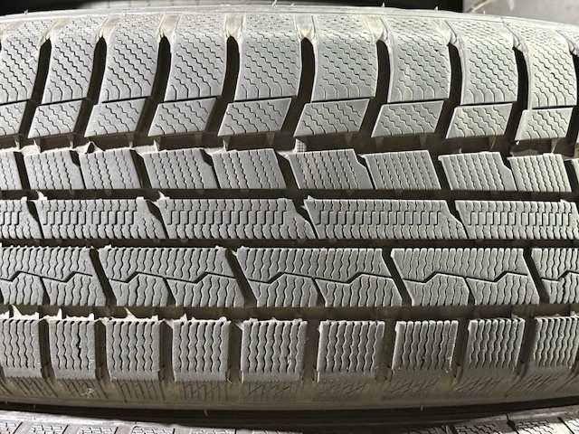 【今が買い時！！】215/60R17 96Q TOYO トーヨータイヤ Winter TRANPATH TX ウィンタートランパス スタッドレス 21年製 中古品4本セット(F)_画像2