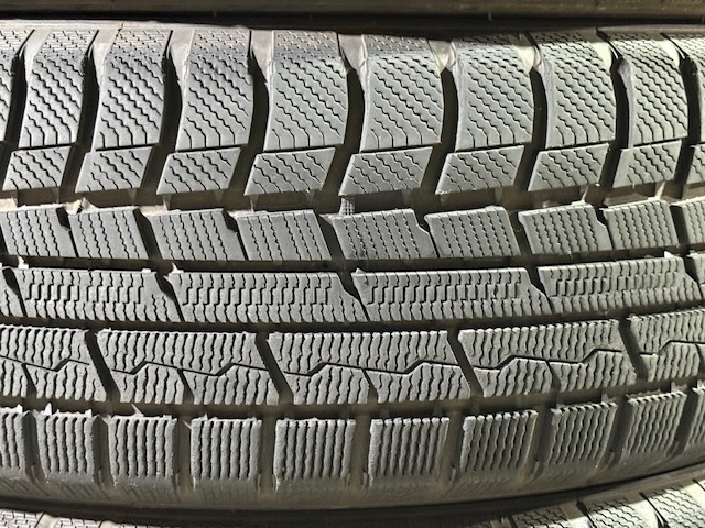 【今が買い時！！】215/60R17 96Q TOYO トーヨータイヤ Winter TRANPATH TX ウィンタートランパス スタッドレス 21年製 中古品4本セット(F)_画像4