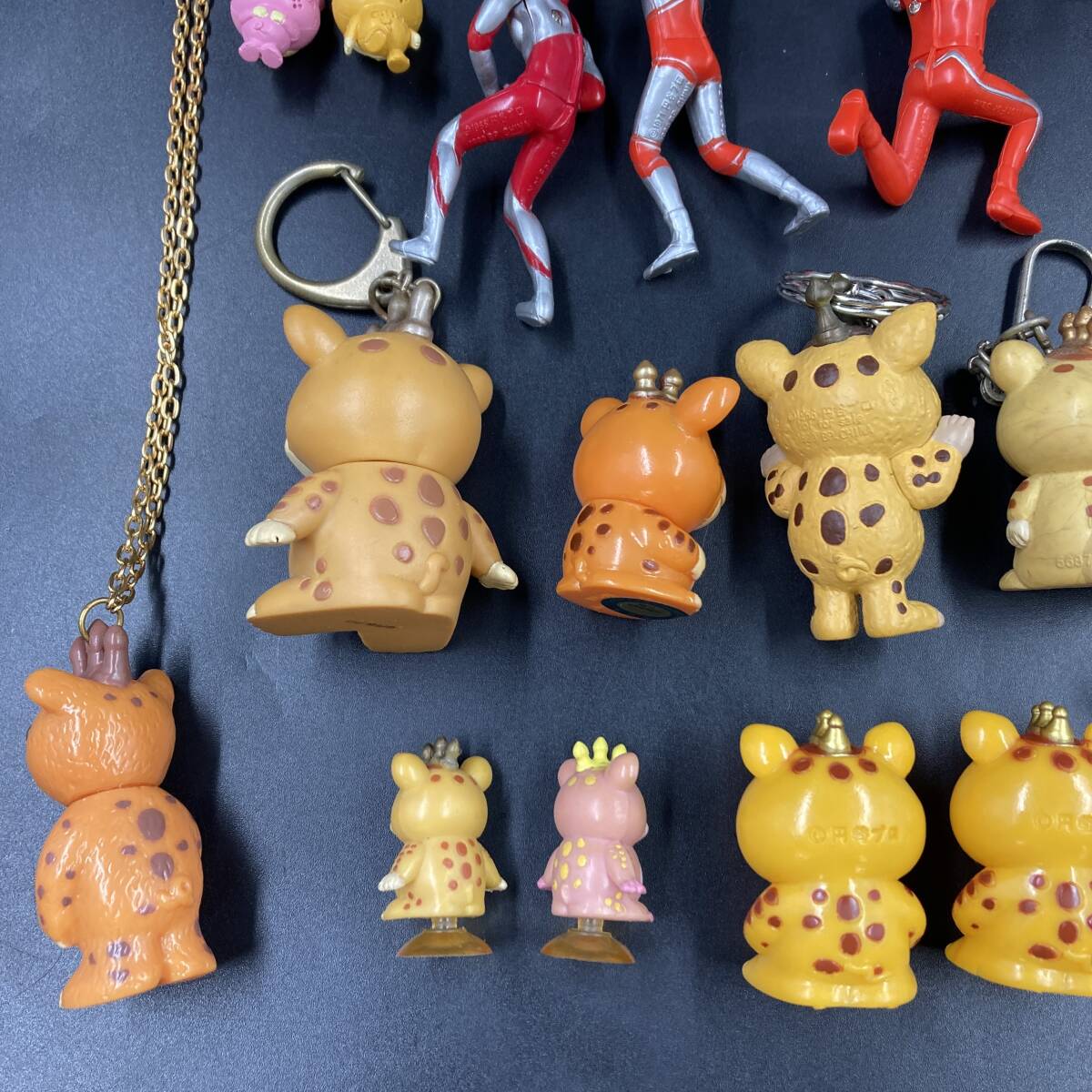 SUS512 コンビニ愛テム 円谷キャラクター アクションキーホルダー ブースカ ほか ウルトラマン など フィギュア まとめて ジャンク _画像9