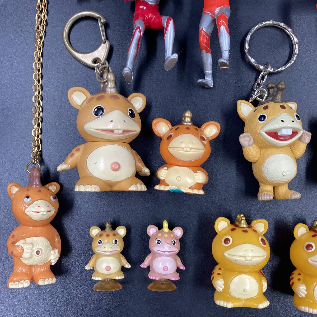 SUS512 コンビニ愛テム 円谷キャラクター アクションキーホルダー ブースカ ほか ウルトラマン など フィギュア まとめて ジャンク _画像4