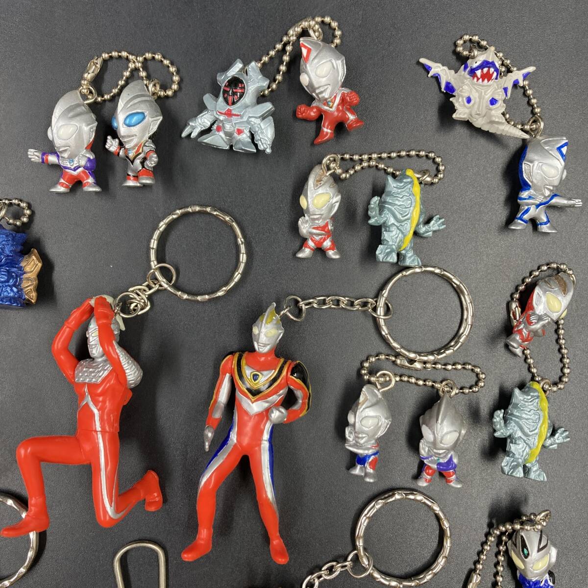 SUS512 コンビニ愛テム 円谷キャラクター アクションキーホルダー ブースカ ほか ウルトラマン など フィギュア まとめて ジャンク _画像3