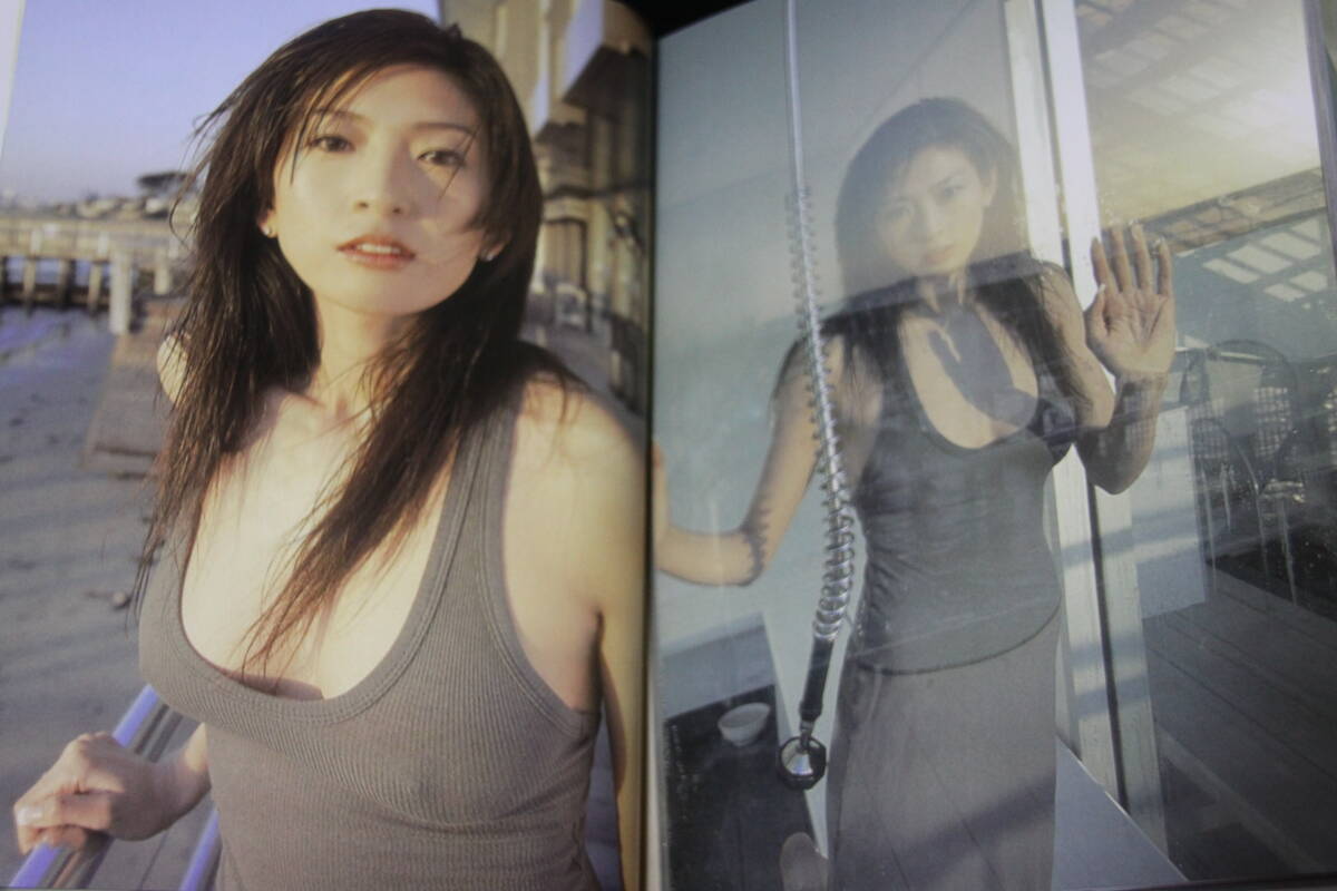 <Fumie>DVD付、中島史恵写真集、巨乳88㎝スーパーボディ、「シェイプUPガールズ」メンバー、手ブラ、下着ランジェリー、乳首ポチリ_画像9