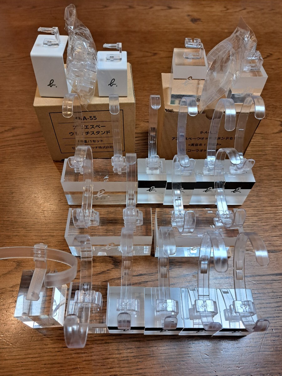  новый товар (2 шт ), б/у. пара часы подставка (3 шт ) & б/у. одиночный наручные часы подставка (10 шт )*** всего 15 шт 