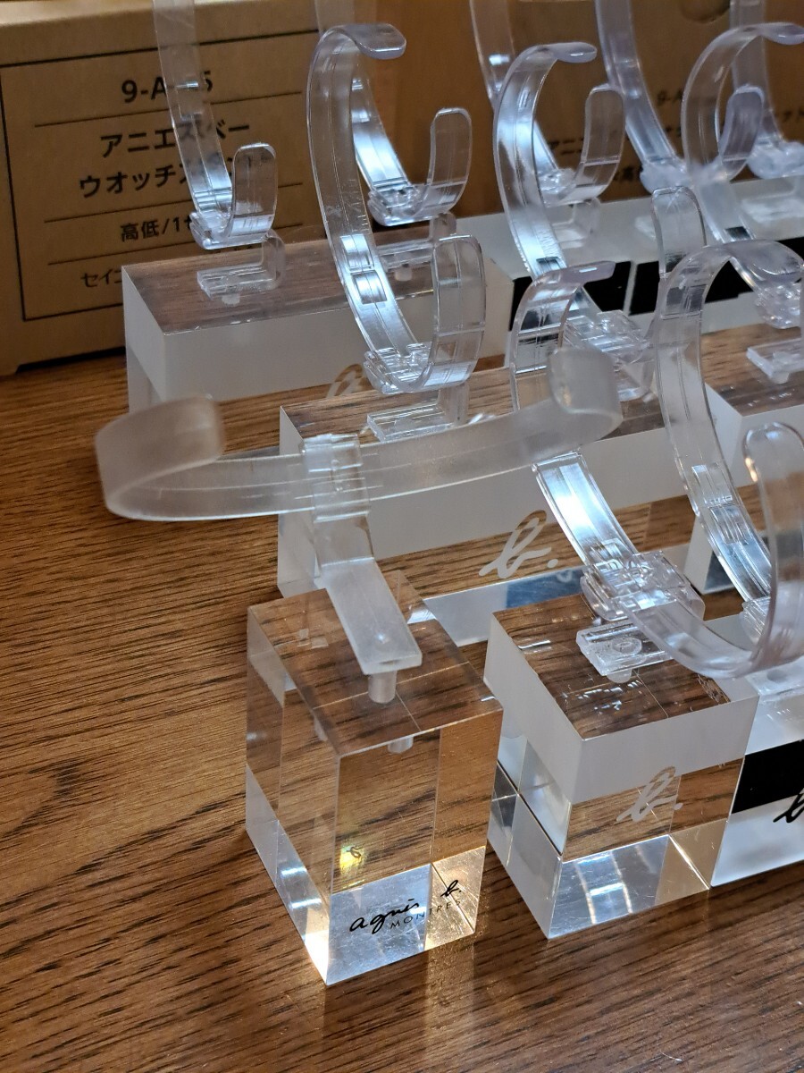  новый товар (2 шт ), б/у. пара часы подставка (3 шт ) & б/у. одиночный наручные часы подставка (10 шт )*** всего 15 шт 