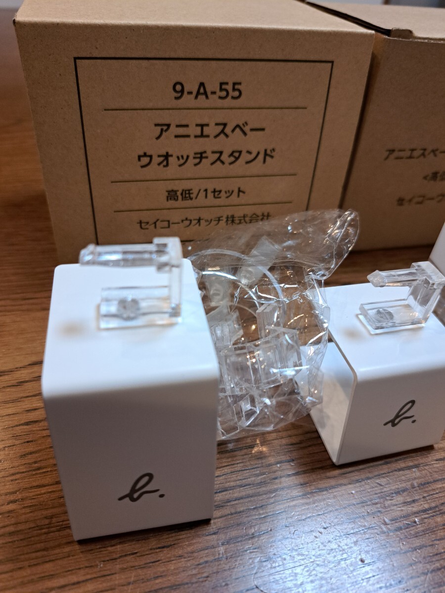  новый товар (2 шт ), б/у. пара часы подставка (3 шт ) & б/у. одиночный наручные часы подставка (10 шт )*** всего 15 шт 