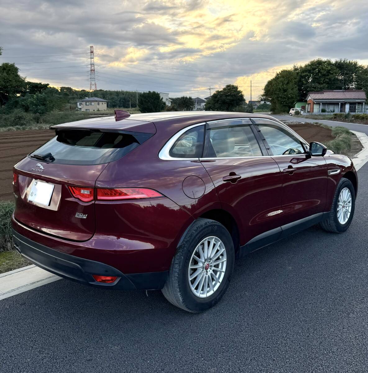 H29年 ジャガー Fペイス プレステージ ディーゼルターボ/ワイン色/ベージュ革 × 茶色内装 /純正ナビ360°全方位カメラ 車検R8年2月評価4点_画像4