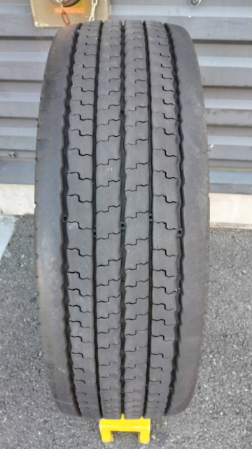 ミシュラン スタッドレス タイヤ 245/70R19.5 2025年製 1本 MICHELIN 溝約9~10mm_画像2