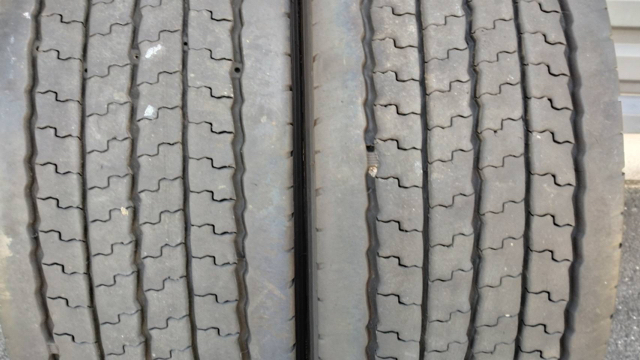 ミシュラン スタッドレス タイヤ 245/70R19.5 2025年製 2本 MICHELIN 溝約9~10mm_画像3