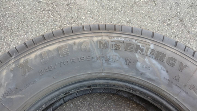 ミシュラン スタッドレス タイヤ 245/70R19.5 2025年製 2本 MICHELIN 溝約9~10mm_画像6