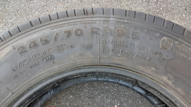 ミシュラン スタッドレス タイヤ 245/70R19.5 2025年製 2本 MICHELIN 溝約9~10mm_画像7