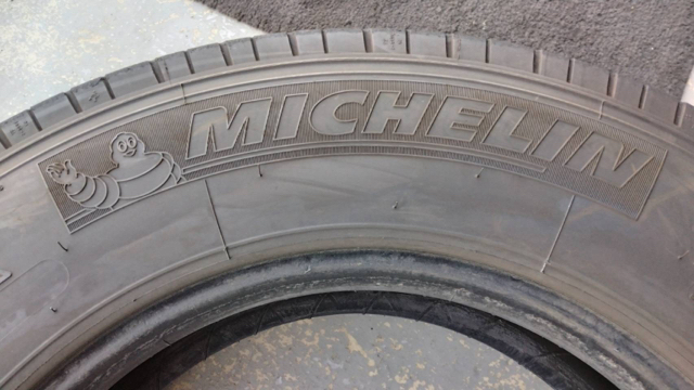ミシュラン スタッドレス タイヤ 245/70R19.5 2022年製 2本 MICHELIN 溝約9mm_画像6