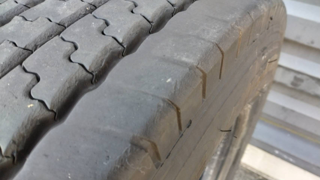 ミシュラン タイヤ 245/70R19.5 2022年製 1本 MICHELIN 溝約10mm_画像4