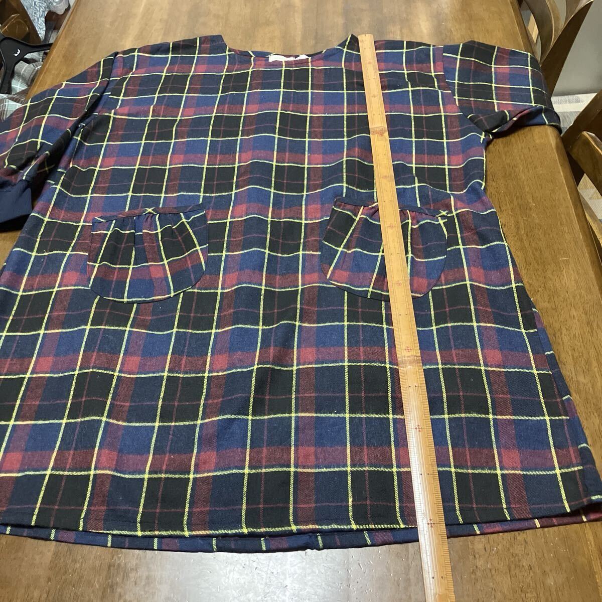 新品　割烹着　チェック柄　袖口リブ　(R)M〜L サイズ　現品限り_画像2