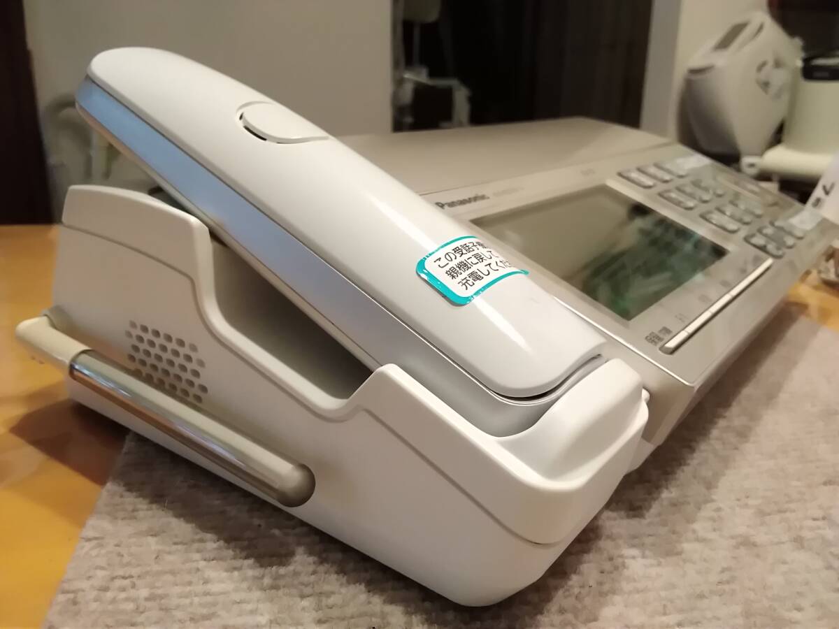 6_2019年製【取説付 受話子機&着信お知らせLED付き子機付 迷惑電話防止機能搭載】Panasonic パナソニック FAX機 KX-PZ720-N（シャンパンG）_画像3
