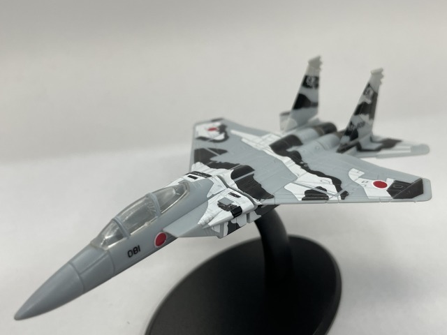 ■★ＵＣＣ　日米競演！最速の翼コレクション　４　Ｆ－１５　飛行教導隊（日本）　（航空ファン監修/組立式モデル/全長約90ｍｍ）_画像2