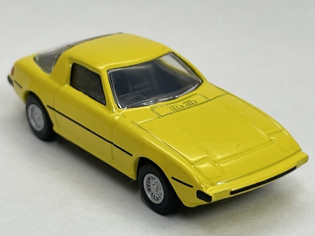 ■★サークルＫサンクス　MAZDA（マツダ） ミニカーコレクション　SAVANNA RX-7 early ver. (SA22C)（1/100）（イエロー/KYOSHO）_画像3