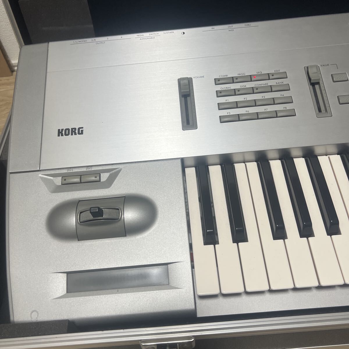KORG TRINITY 61鍵 シンセサイザー キーボード 通電のみ確認, 音出しは未確認です。(ハードケース付 )_画像5