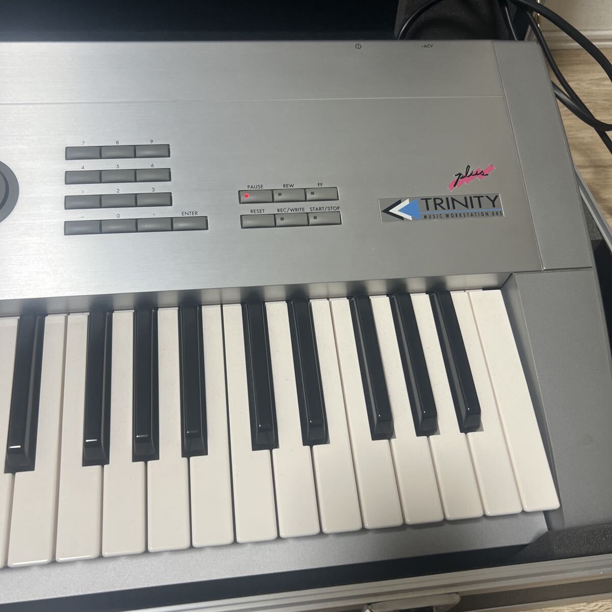 KORG TRINITY 61鍵 シンセサイザー キーボード 通電のみ確認, 音出しは未確認です。(ハードケース付 )_画像6