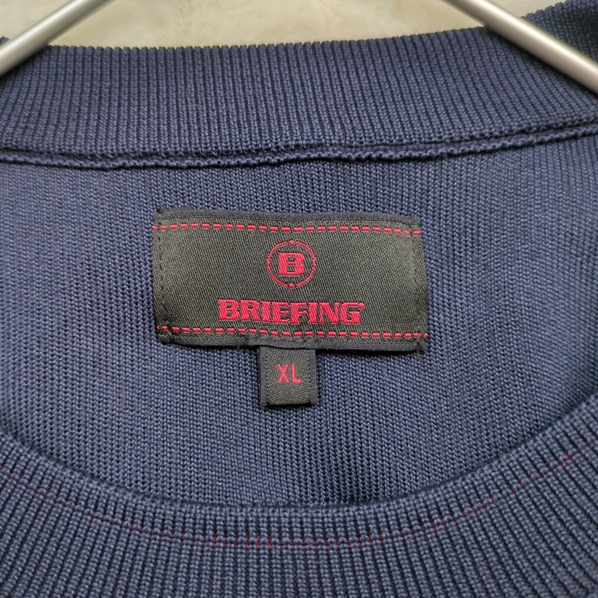 【極美品 XL】BRIEFING ブリーフィング スウェット ゴルフウェア ニットセーター 刺繍ロゴ 背面ロゴ ストレッチ ネイビー メンズ_画像3