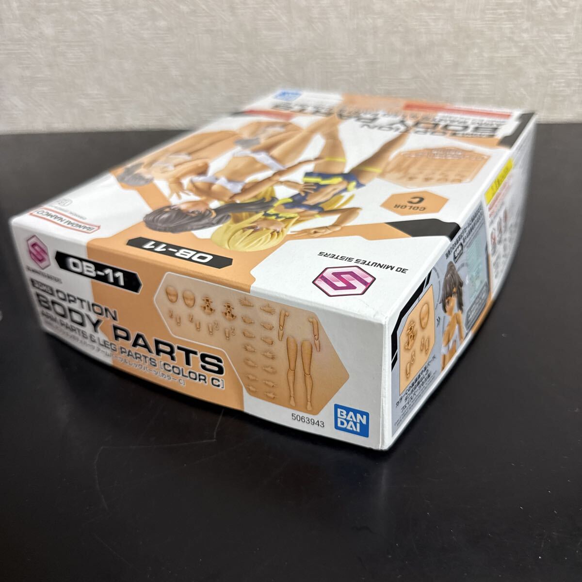 未組立　プラモデルオプションボディパーツ アームパーツ＆レッグパーツ カラーC 「30 MINUTES SISTERS」_画像4