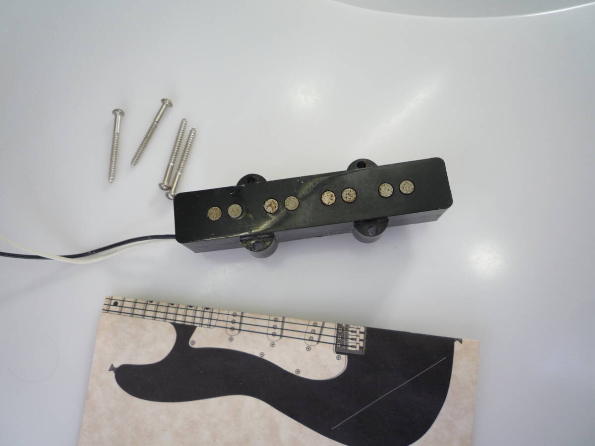 FENDER 　USA　BASS　　P-UP　　リア_画像1