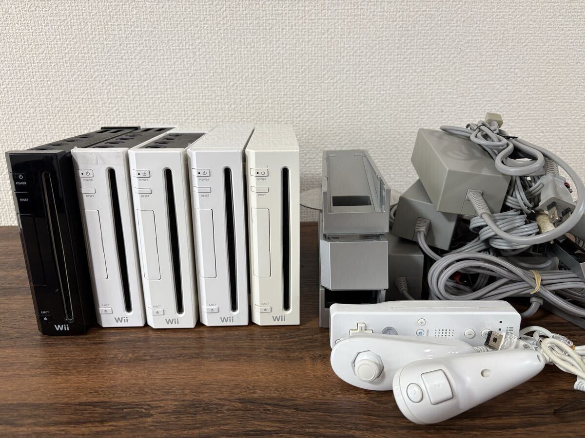★大特価★ ニンテンドー Nintendo 任天堂 Wii RVL-001 ホワイトブラック ヌンチャク Wiiリモコン#903_画像1