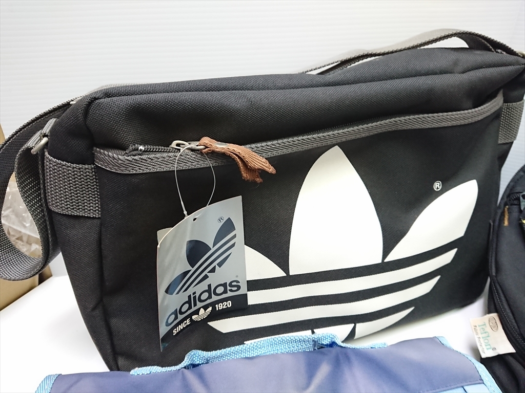 N-2787[11-21]* спорт магазин наличие adidas Adidas рюкзак сумка на плечо 7 пункт Vintage не использовался товары долгосрочного хранения 9/17