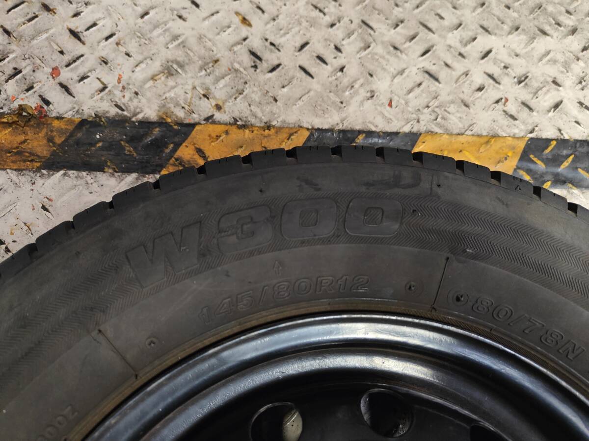 BRIDGESTONE W300 Bridgestone зимние шины 4 шт. комплект van шина стальное колесо комплект 145/80R12 LT
